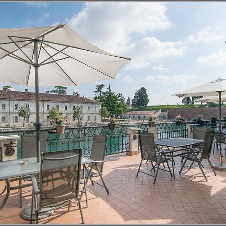 Fiori Sull'Acqua Apartments Peschiera del Garda Luaran gambar