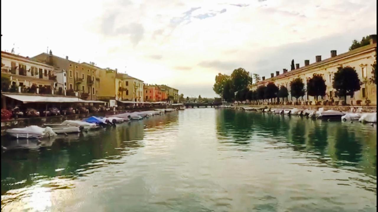 Fiori Sull'Acqua Apartments Peschiera del Garda Luaran gambar