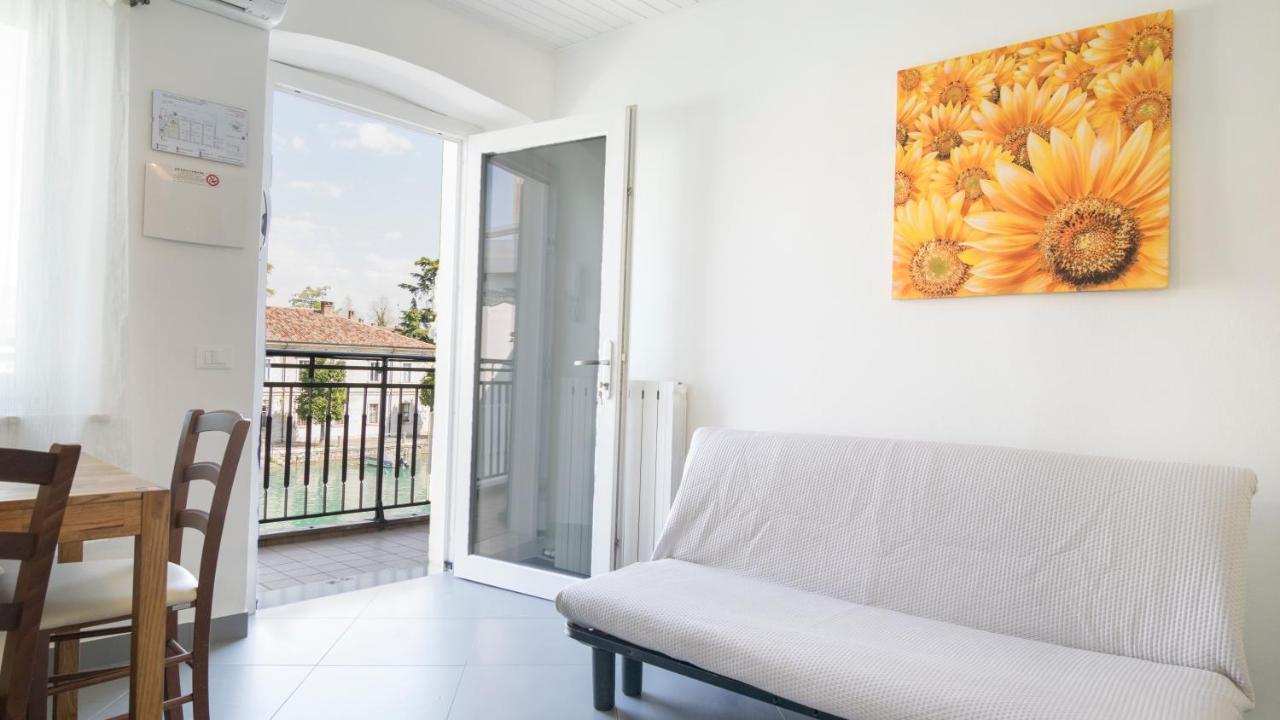 Fiori Sull'Acqua Apartments Peschiera del Garda Luaran gambar