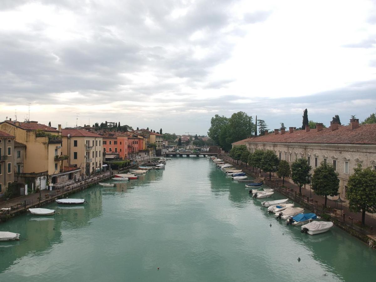 Fiori Sull'Acqua Apartments Peschiera del Garda Luaran gambar