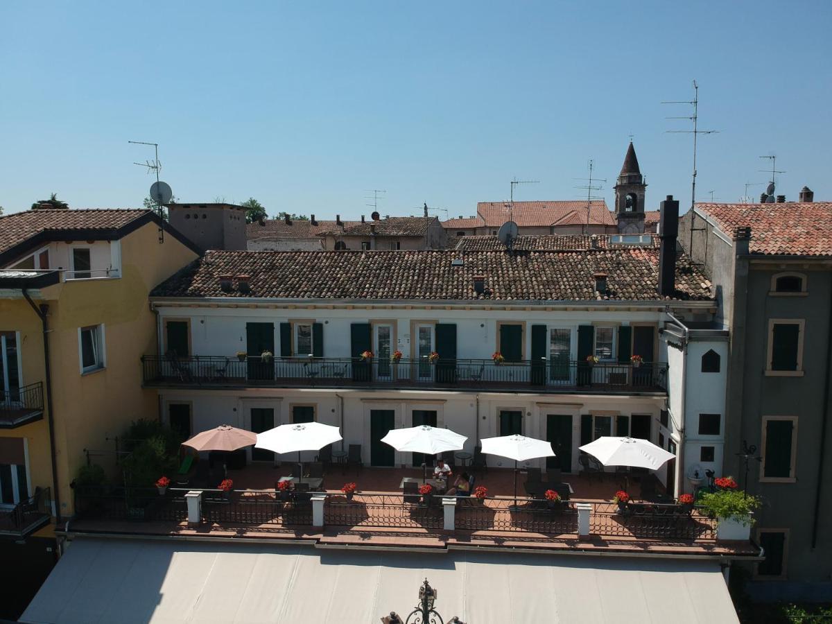 Fiori Sull'Acqua Apartments Peschiera del Garda Luaran gambar