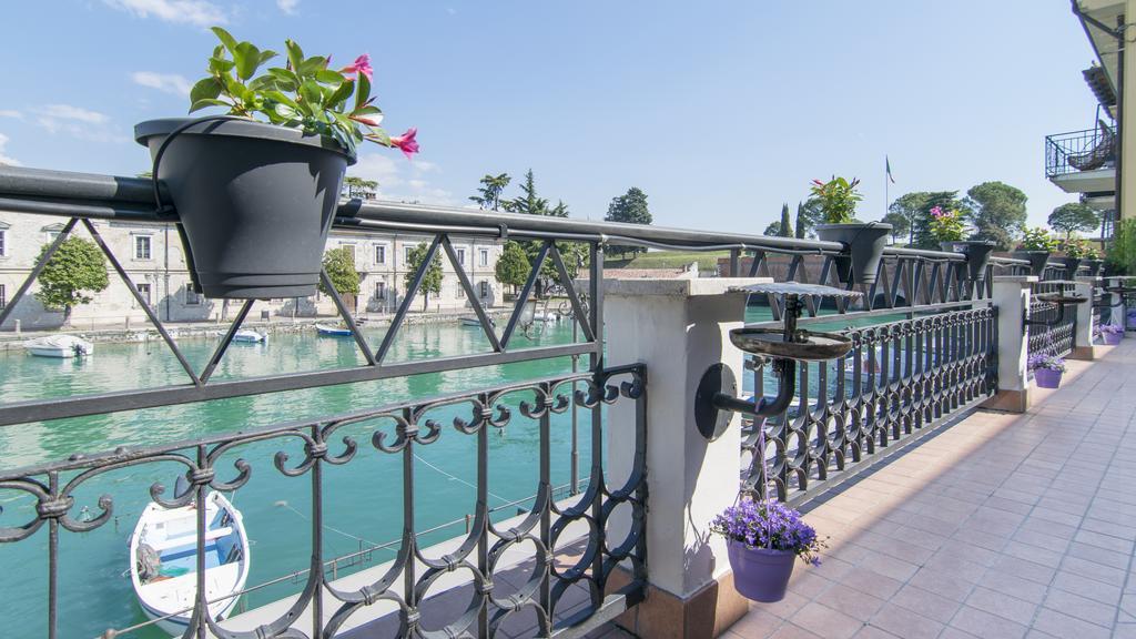 Fiori Sull'Acqua Apartments Peschiera del Garda Luaran gambar