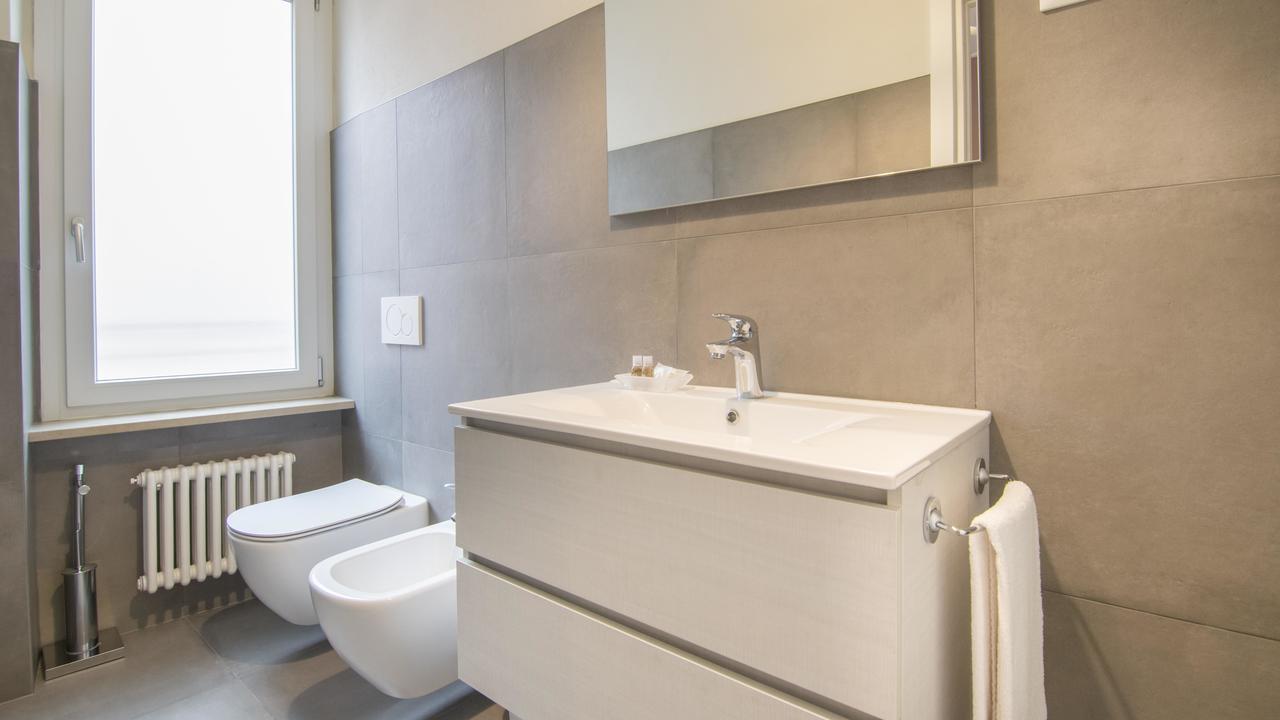 Fiori Sull'Acqua Apartments Peschiera del Garda Luaran gambar